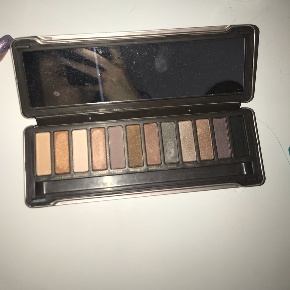 naked pallet !